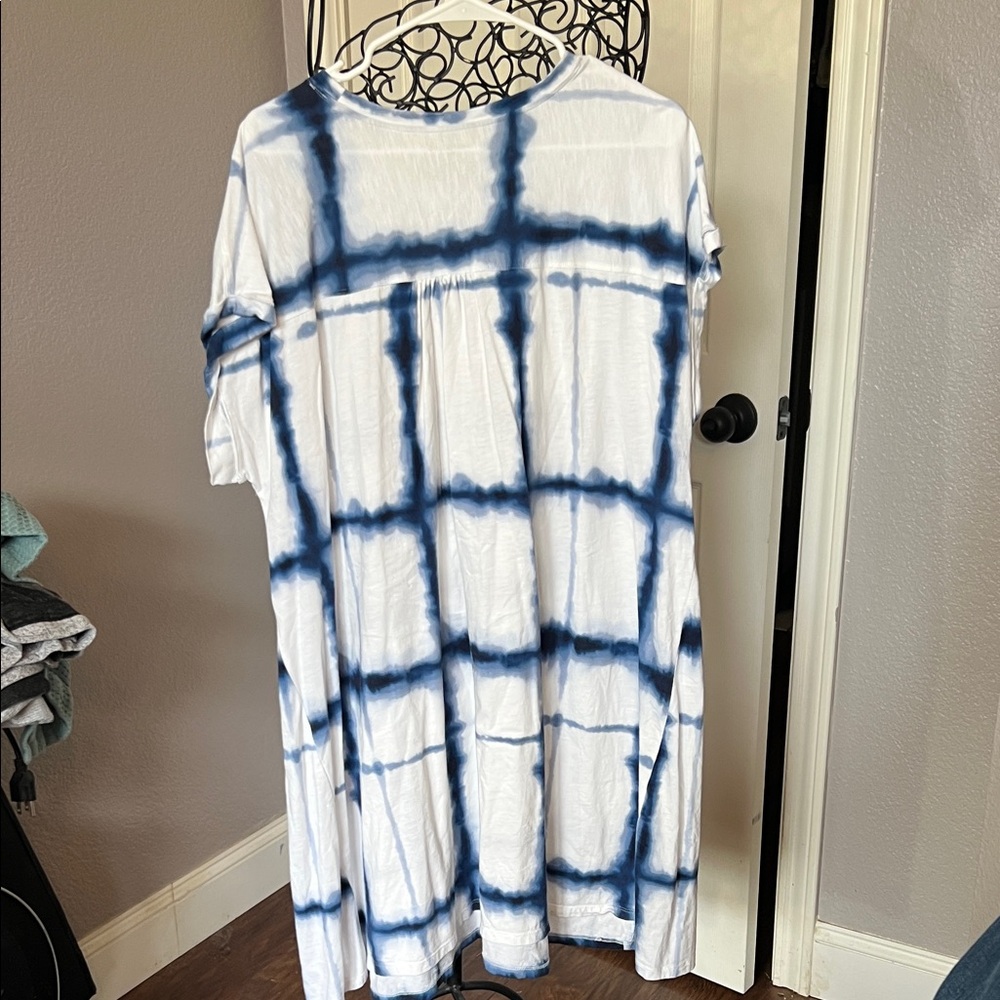 Westbound White and Navy Blue Shibori Tie-Dye tee shirt sleeveless Shift Dress - Picture 2 of 3